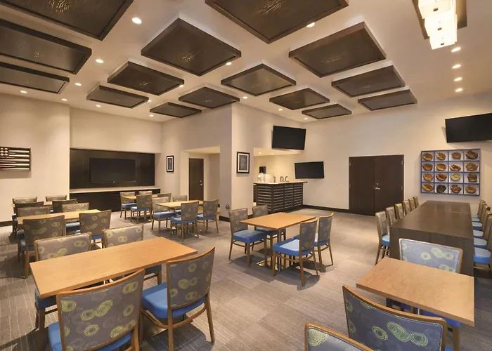 Hampton Inn & Suites Washington, D.C. - Navy Yard