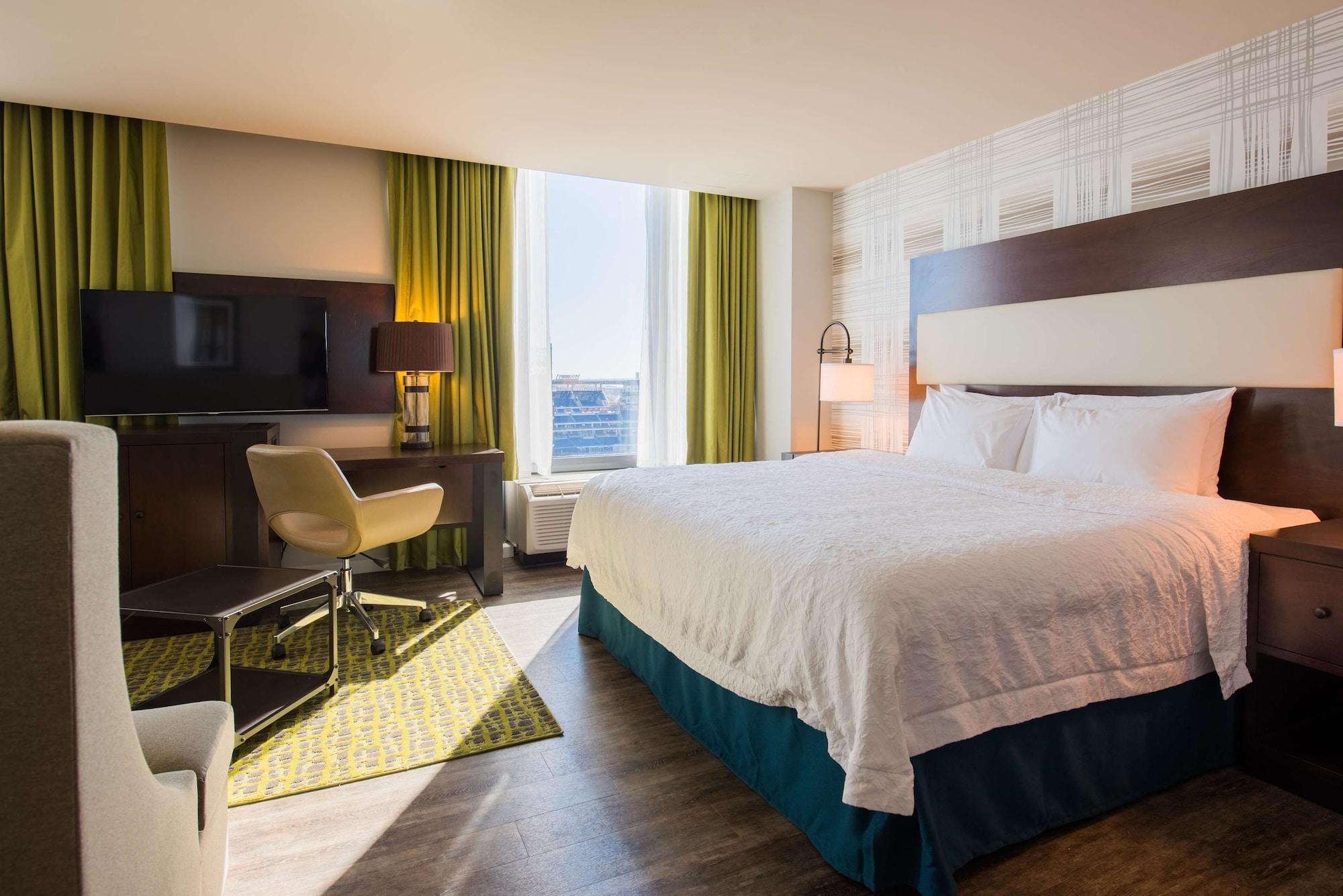 Hampton & Washington, D.c. - Navy Yard Hotel 3*