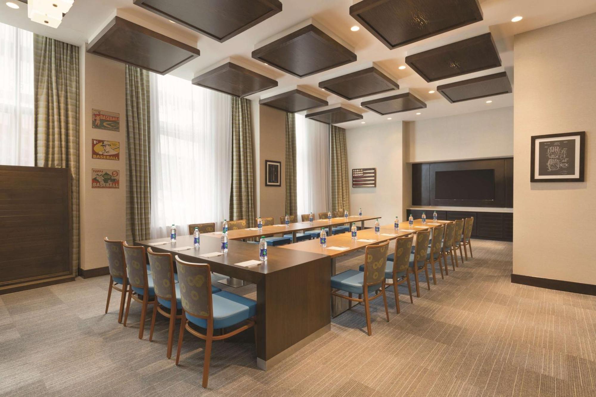 Hampton & Washington, D.c. - Navy Yard Hotel 3*