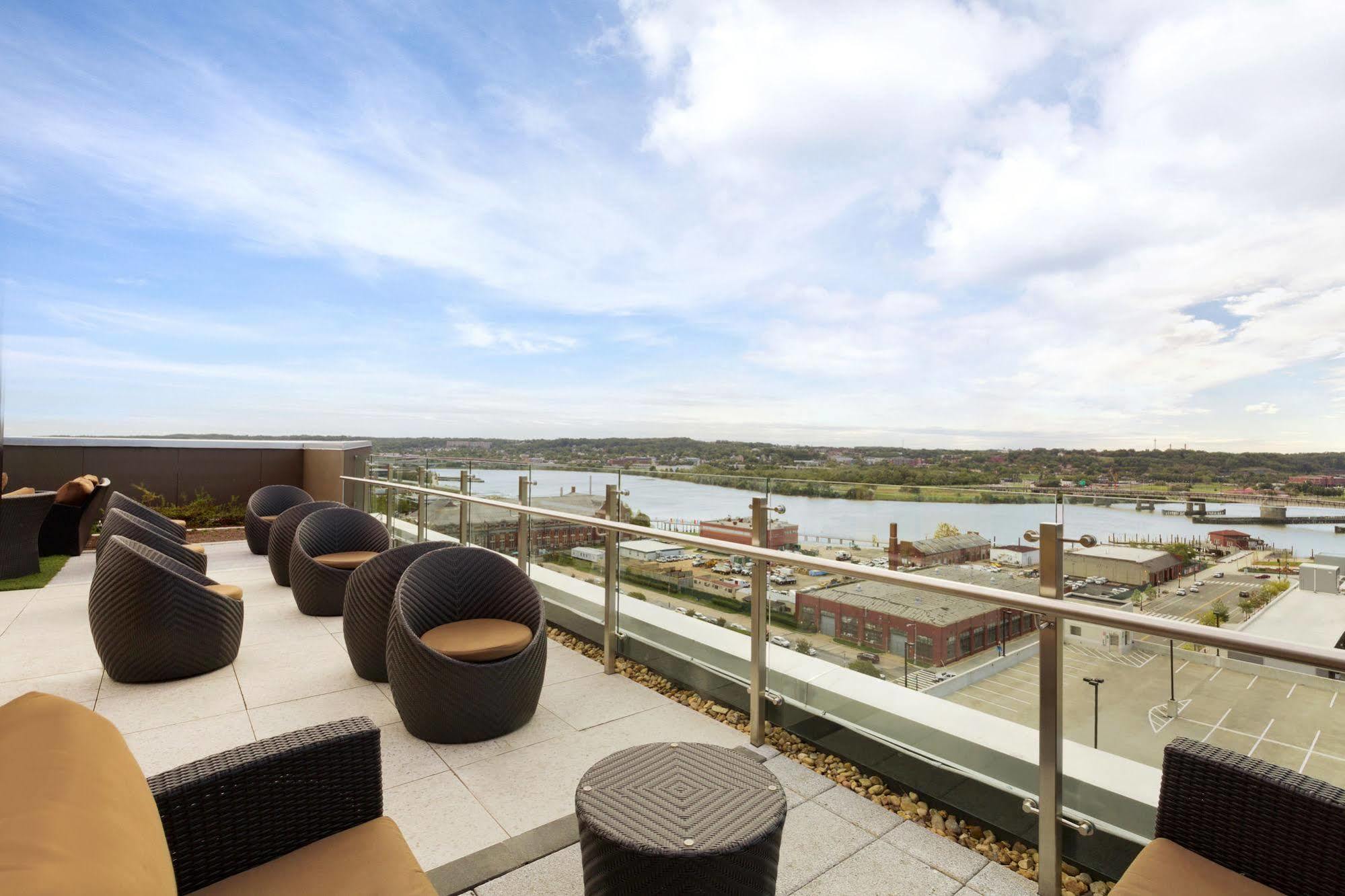 Hampton & Washington, D.c. - Navy Yard Hotel 3*